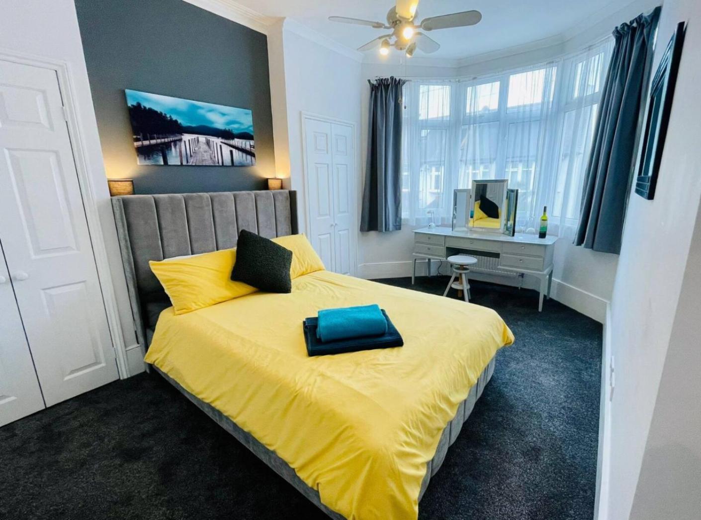 Flat In The Heart Of Leigh On Sea Less Than 2 Miles From The Beach Southend-on-Sea Exteriör bild